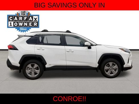 Used 2024 Toyota RAV4 LE AWD/4WD image 4