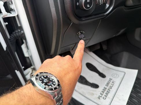 Used 2021 RAM 2500 Laramie AWD/4WD image 25