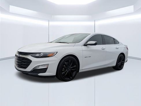 Used 2022 Chevrolet Malibu LT w/ Leather Package image 7