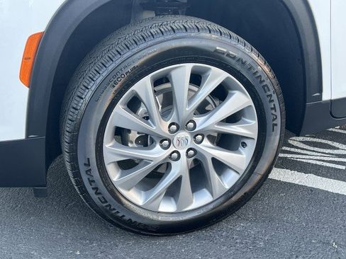 Used 2025 Buick Enclave Preferred image 32