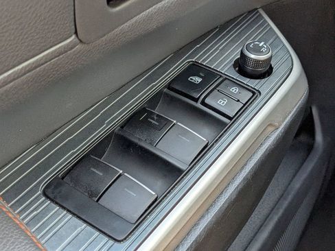 Used 2021 Toyota Sienna XSE image 12