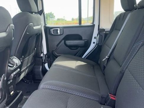 Used 2024 Jeep Wrangler Unlimited Rubicon 4xe AWD/4WD image 8