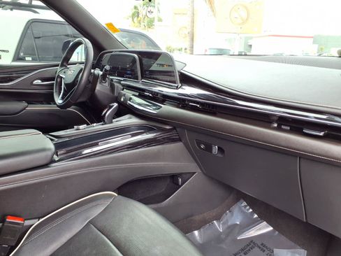 Used 2022 Cadillac Escalade ESV Sport AWD/4WD image 24