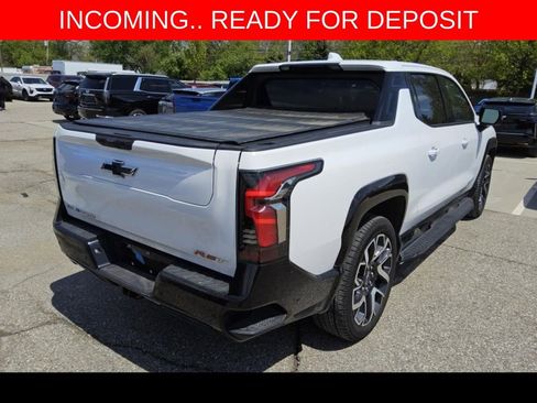 Used 2025 Chevrolet Silverado EV RST AWD/4WD image 16