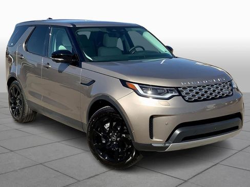 New 2025 Land Rover Discovery S image 2