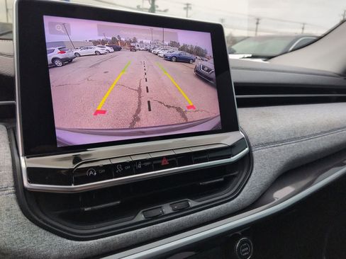 Certified 2022 Jeep Compass Latitude image 24