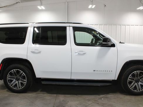 Used 2023 Jeep Wagoneer Series II image 11