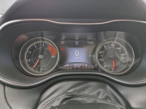 Used 2019 Jeep Cherokee Trailhawk image 11