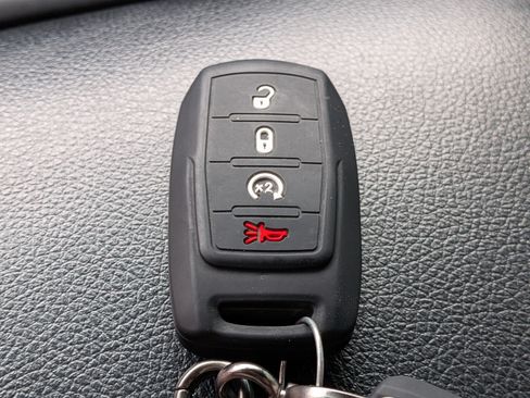 Used 2021 RAM 1500 Big Horn AWD/4WD image 32