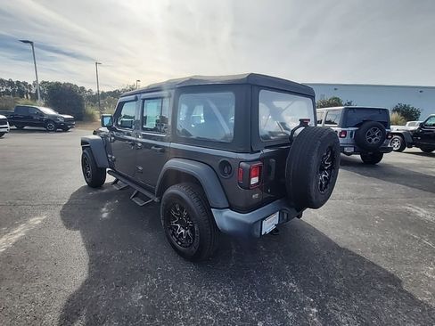 Used 2018 Jeep Wrangler Unlimited Sport AWD/4WD image 15
