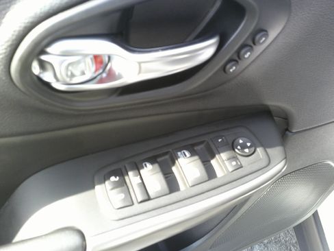 Used 2022 Jeep Cherokee Limited w/ Elite Package image 19