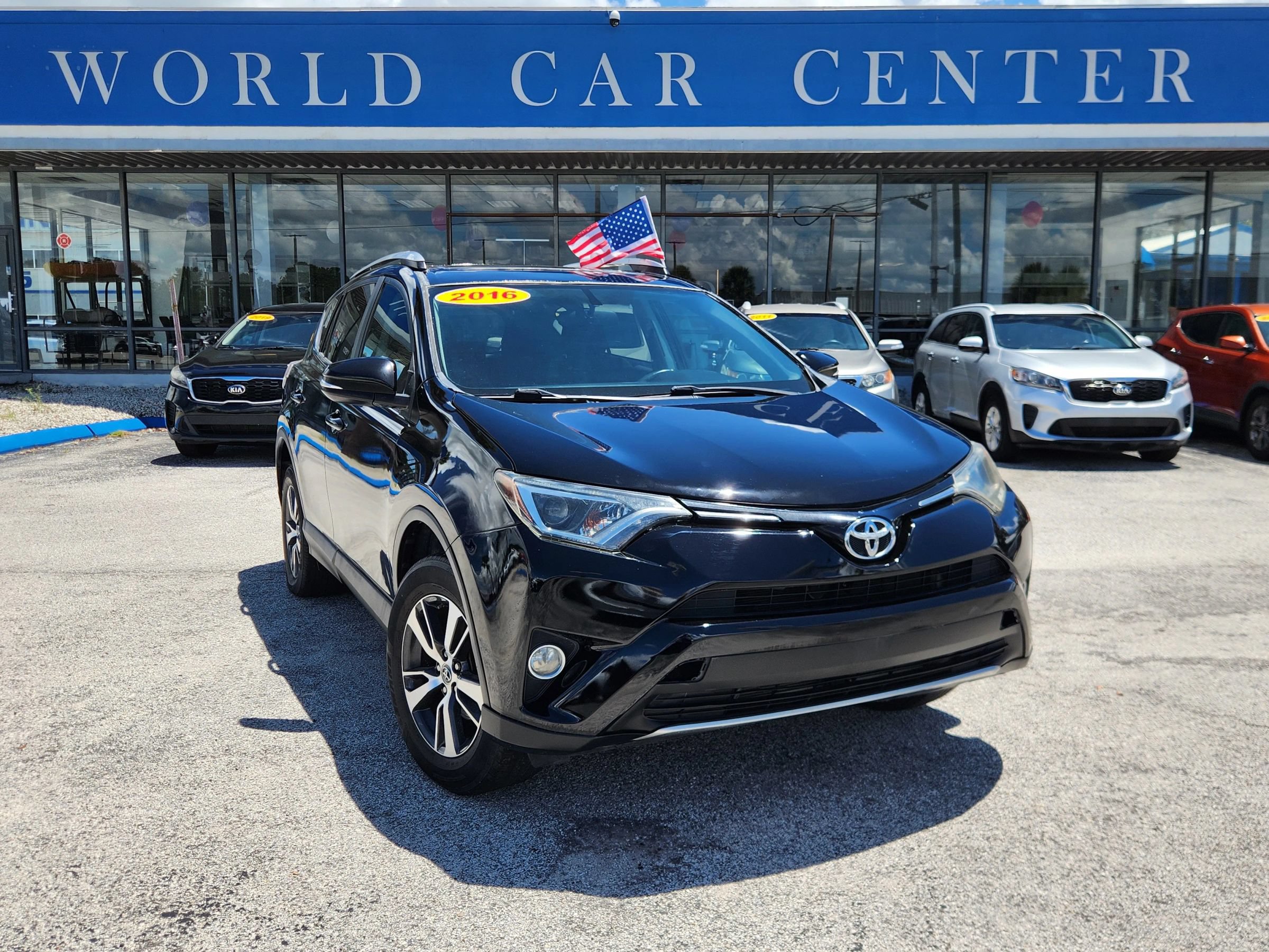 Used 2016 Toyota RAV4 XLE FWD image 1