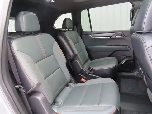 Used 2025 GMC Acadia AT4 w/ Super Cruise Package image 32