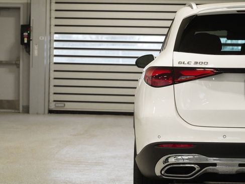 New 2026 Mercedes-Benz GLC 300 GLC 300 image 12