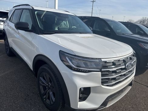 New 2026 Ford Explorer Active w/ Active Comfort Package AWD/4WD image 17