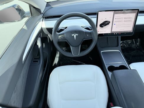 Used 2023 Tesla Model 3 Standard Range image 57