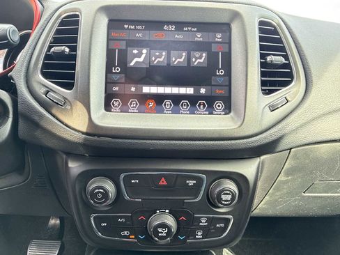 Certified 2019 Jeep Compass Trailhawk AWD/4WD image 16