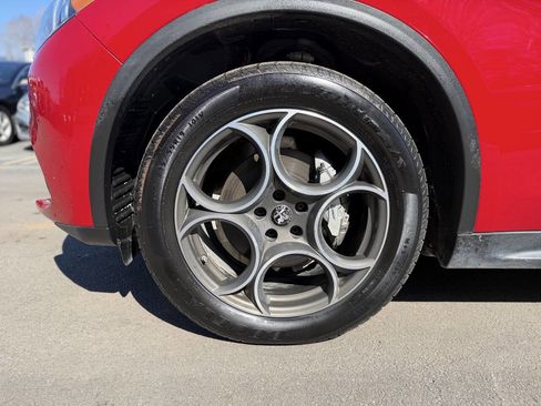 Used 2021 Alfa Romeo Stelvio Sprint w/ Nero Edizione image 9