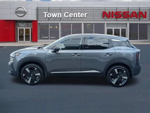 Certified 2026 Nissan Kicks SR FWD image 4