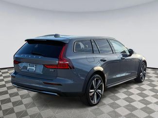 Used 2023 Volvo V60 B5 Cross Country Plus w/ Climate Package video 2