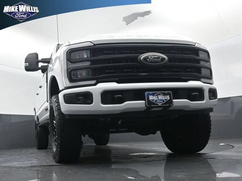Used 2023 Ford F250 XLT w/ Black Appearance Package AWD/4WD image 18