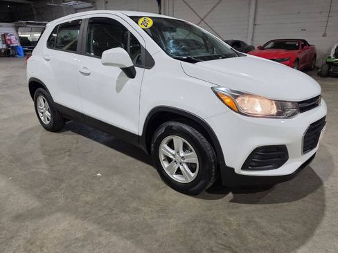 Used 2017 Chevrolet Trax LS AWD/4WD image 15