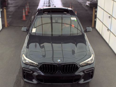 Used 2022 BMW X6 xDrive40i w/ M Sport Package AWD/4WD image 2