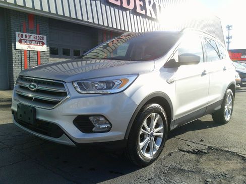 Used 2018 Ford Escape SEL image 10