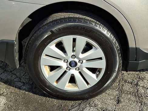 Used 2018 Subaru Outback 2.5i AWD/4WD image 8