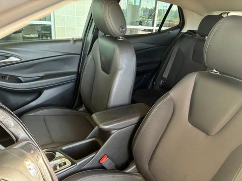 Used 2022 Buick Encore GX Preferred w/ Sport Touring Package FWD image 29