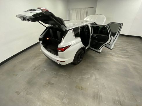 Used 2023 Mitsubishi Outlander SE Black Edition AWD/4WD image 49