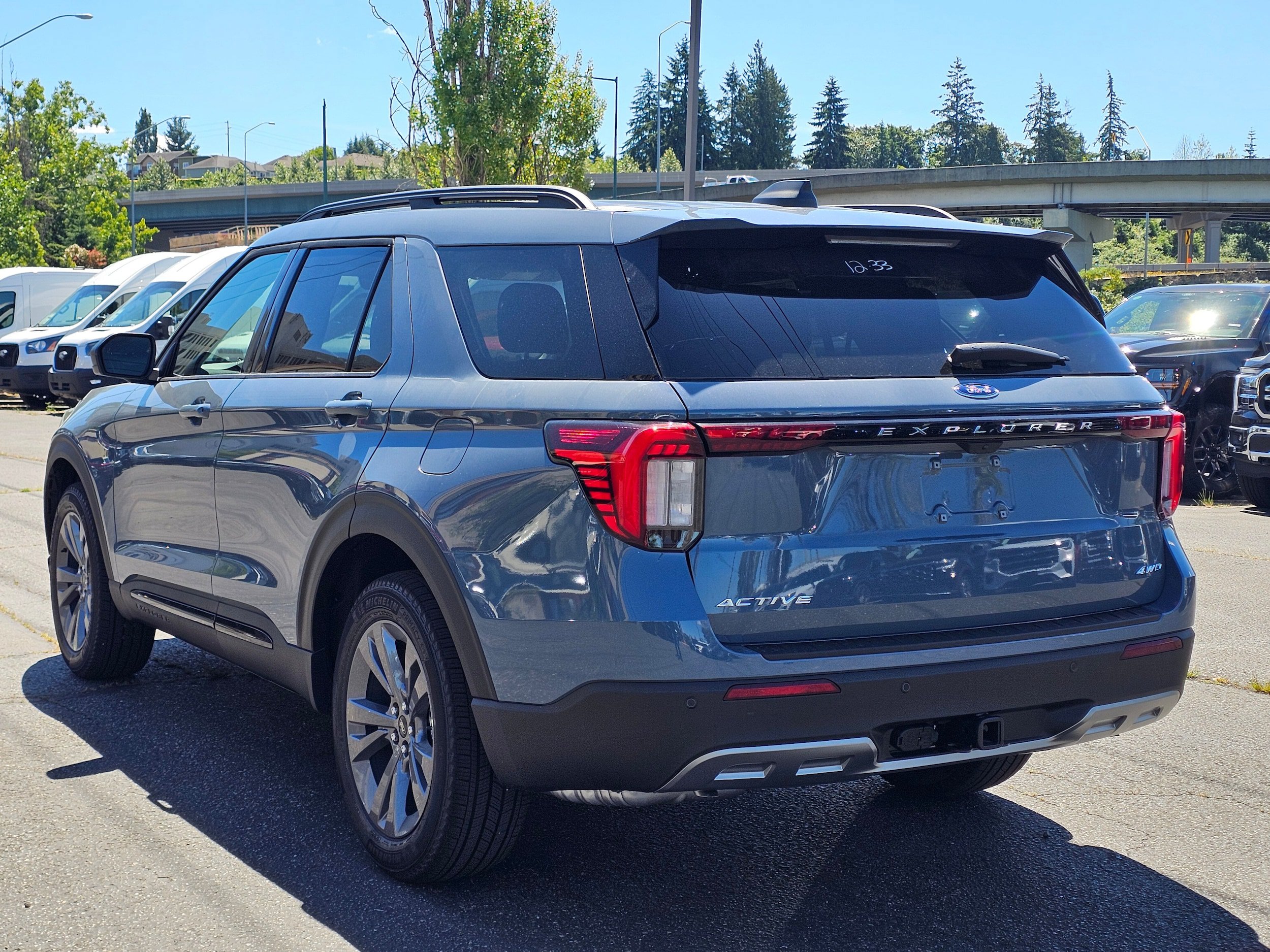 New 2026 Ford Explorer Active w/ Active Comfort Package AWD/4WD image 3