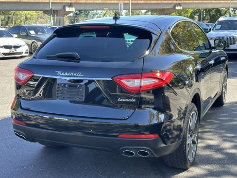 Used 2018 Maserati Levante AWD/4WD image 9