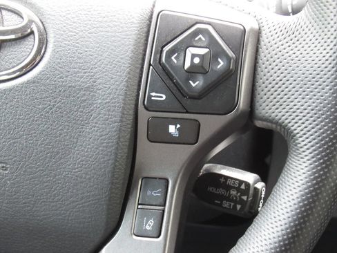 Certified 2023 Toyota Tacoma TRD Off-Road w/ Technology Package AWD/4WD image 27