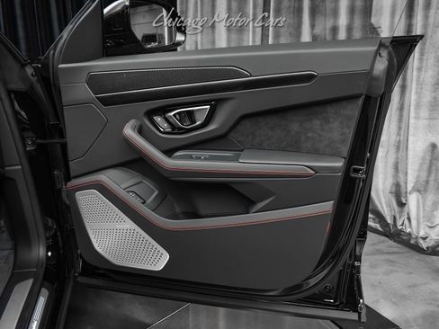 Used 2024 Lamborghini Urus S image 35