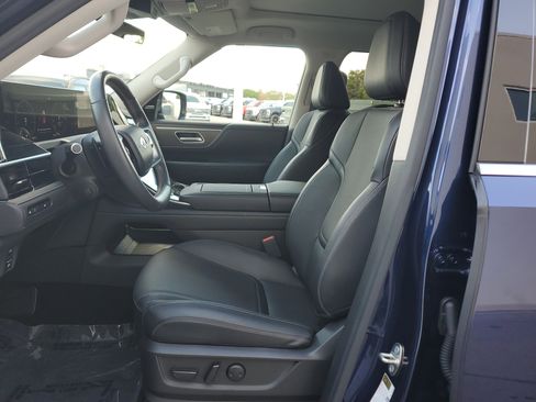 Used 2025 INFINITI QX80 Pure image 12