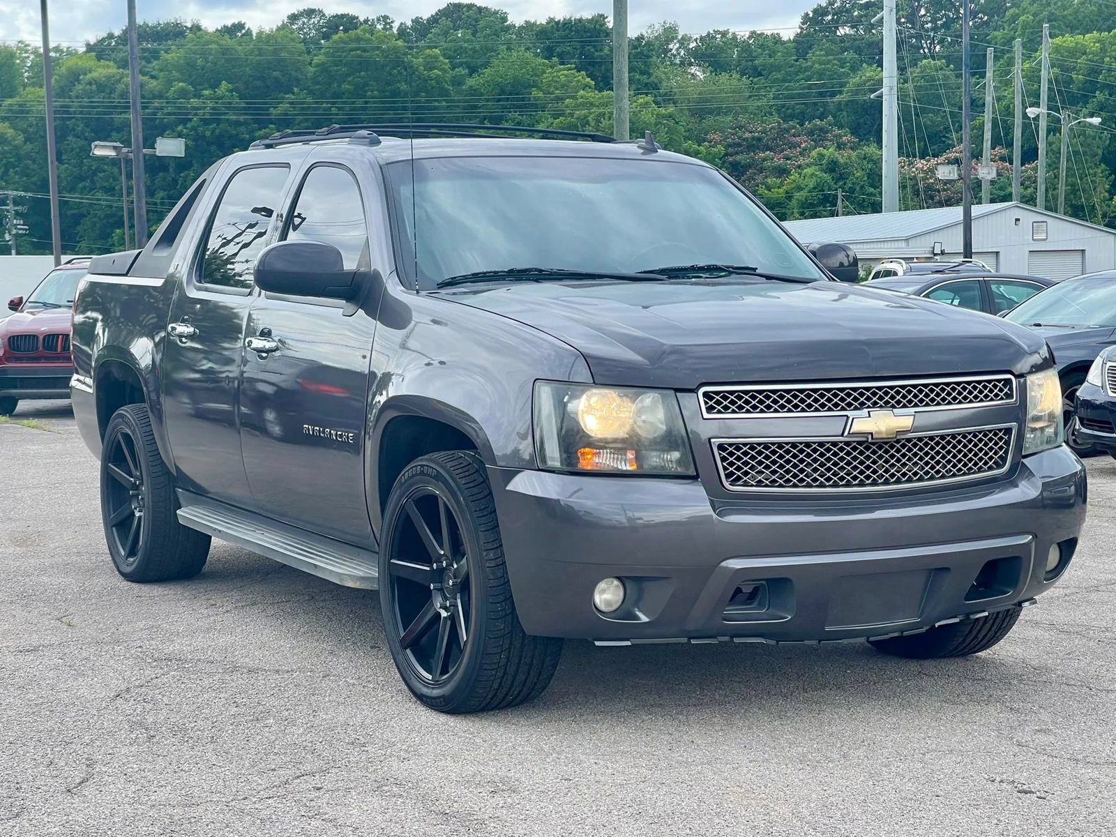 Used 2011 Chevrolet Avalanche LT w/ Texas Edition RWD image 4