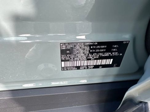 Used 2020 Toyota RAV4 XLE Premium FWD image 14