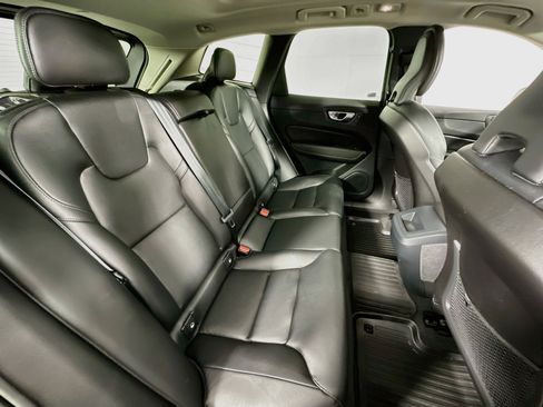 Used 2023 Volvo XC60 B5 Core w/ Protection Package Premier image 26
