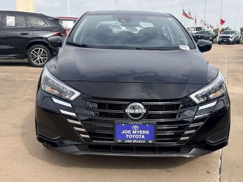 Used 2025 Nissan Versa SV FWD image 3