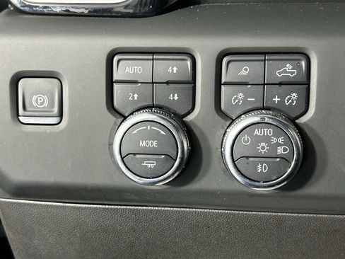 Used 2024 GMC Sierra 3500 Denali Ultimate AWD/4WD image 30