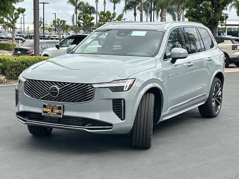 New 2026 Volvo XC90 T8 Ultra w/ Lounge Package image 3