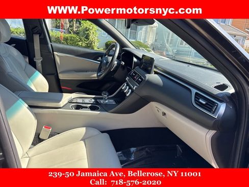 Used 2023 Genesis G70 2.0T image 13