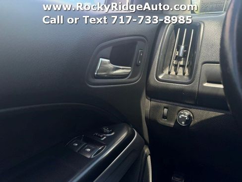Used 2022 Chevrolet Colorado LT w/ Fleet Safety Package RWD image 28