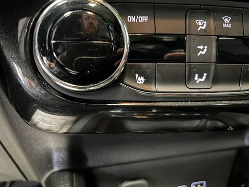 Used 2025 Chevrolet TrailBlazer RS w/ Convenience Package image 13