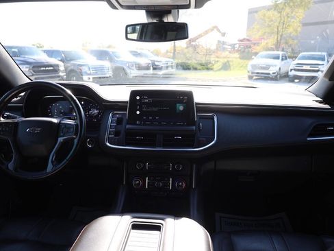Used 2022 Chevrolet Tahoe RST w/ Luxury Package AWD/4WD image 13