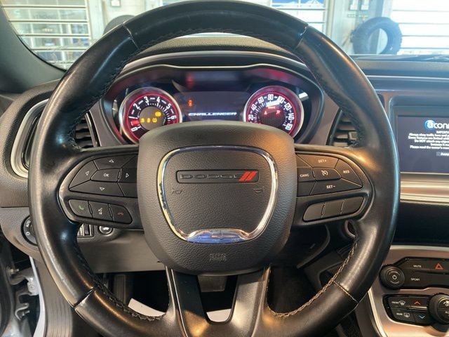Used 2022 Dodge Challenger SXT RWD image 12