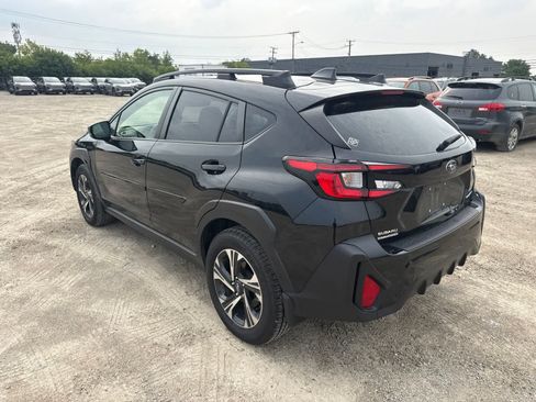 Used 2024 Subaru Crosstrek 2.0i Premium AWD/4WD image 2
