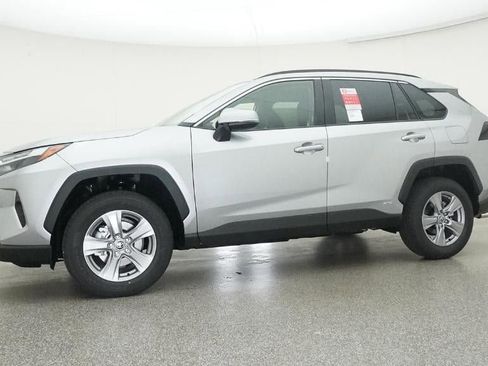 New 2025 Toyota RAV4 XLE image 18