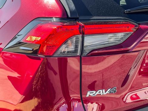 Used 2020 Toyota RAV4 XLE w/ Convenience Package image 10